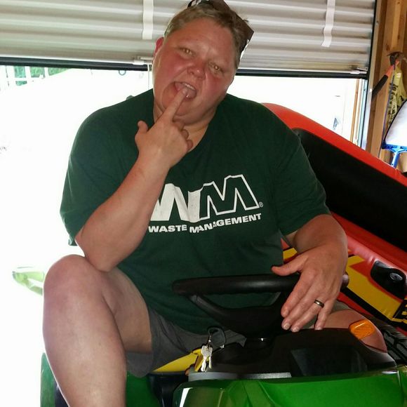 Meet your Posher, Leslie - Picture 1 of 1